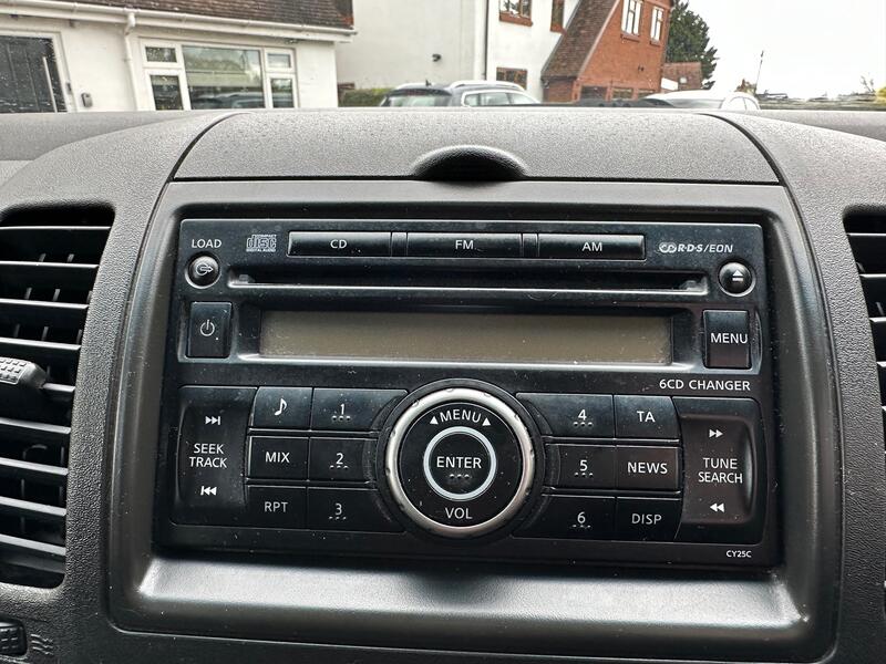 NISSAN NAVARA