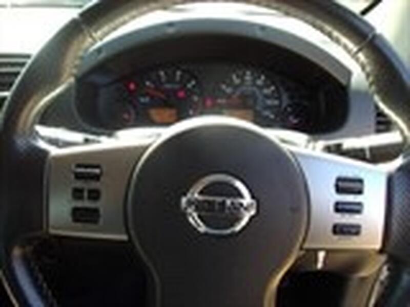NISSAN NAVARA