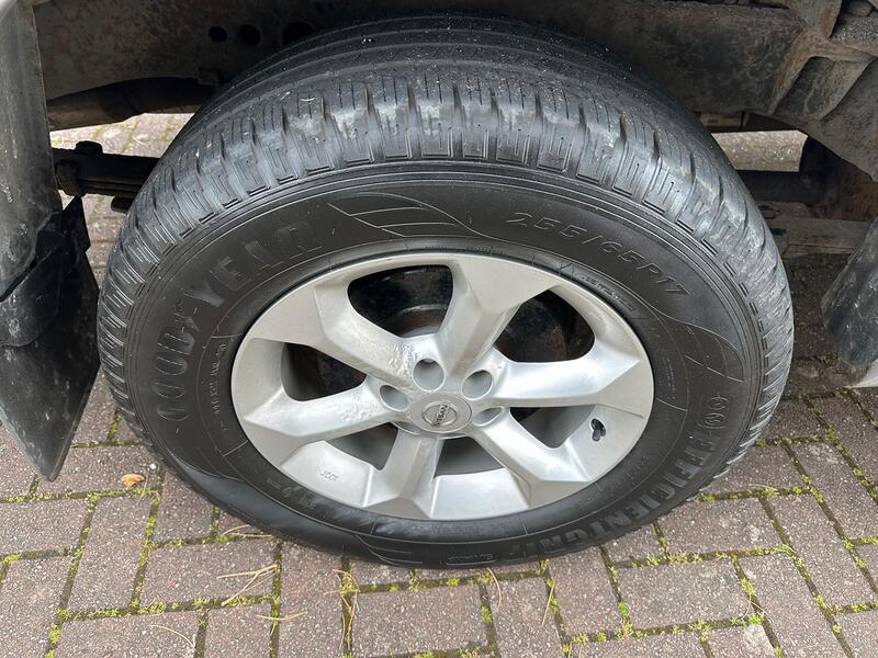 NISSAN NAVARA
