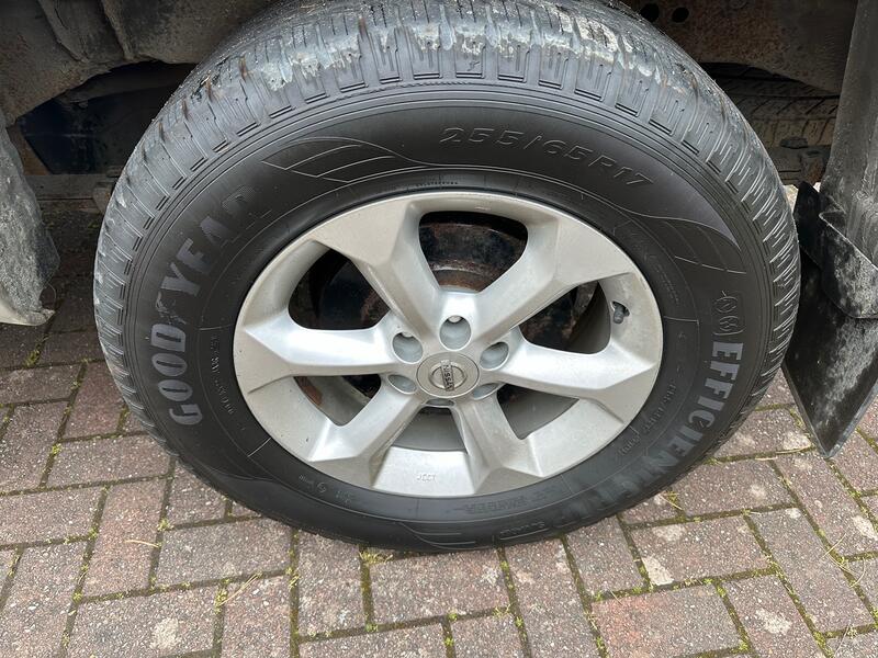 NISSAN NAVARA