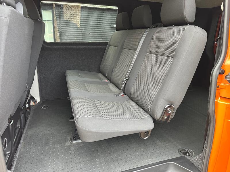 VOLKSWAGEN TRANSPORTER