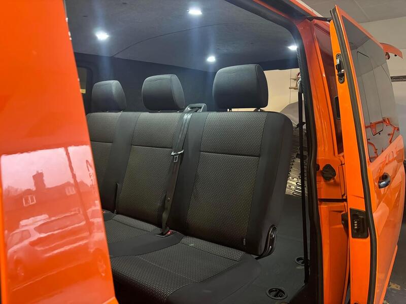 VOLKSWAGEN TRANSPORTER