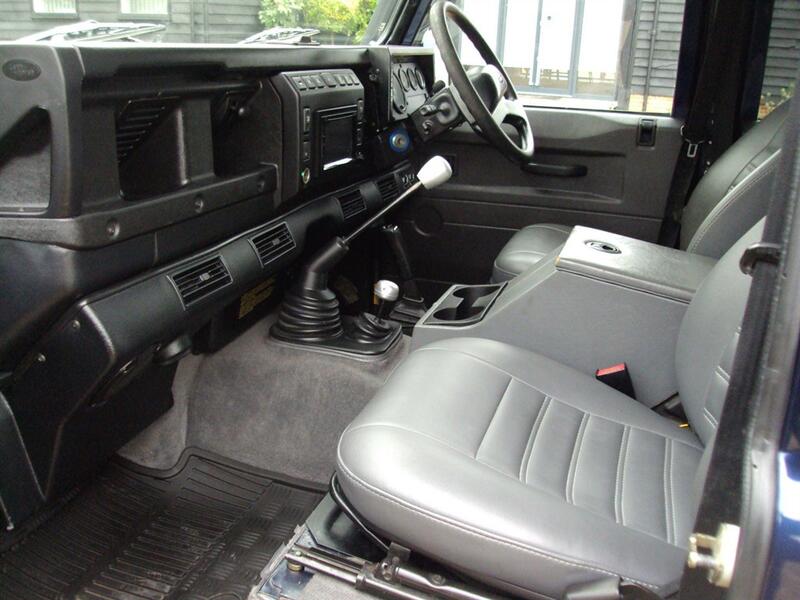 LAND ROVER DEFENDER 110
