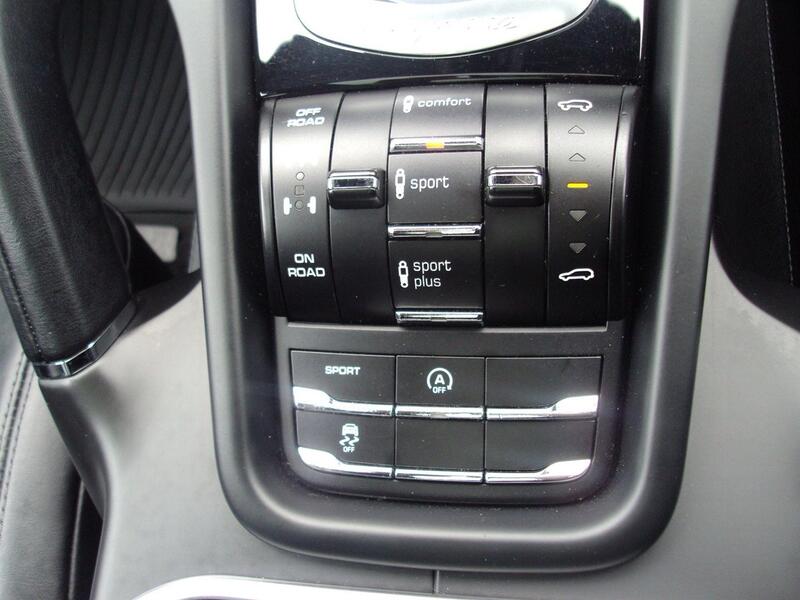 PORSCHE CAYENNE