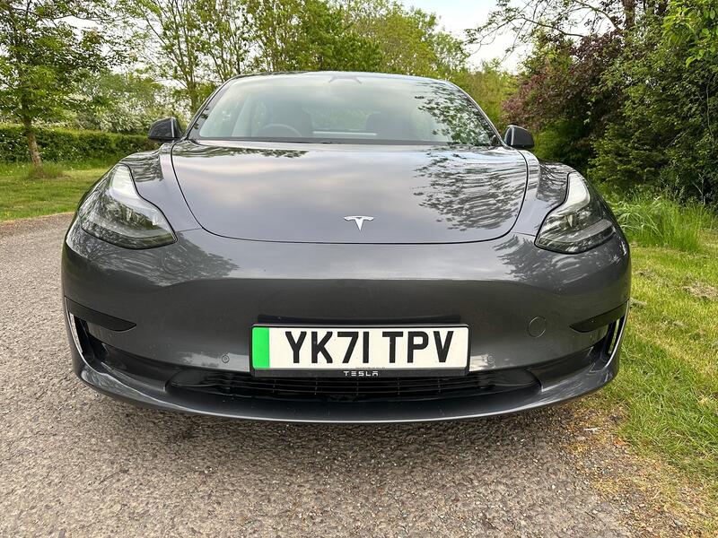 TESLA MODEL 3
