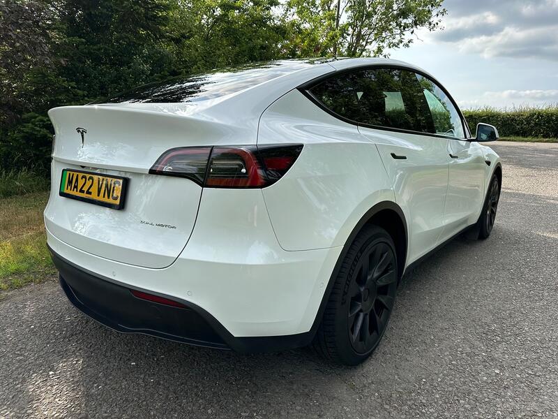 TESLA MODEL Y