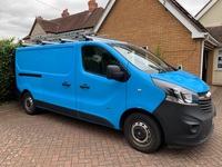 VAUXHALL VIVARO