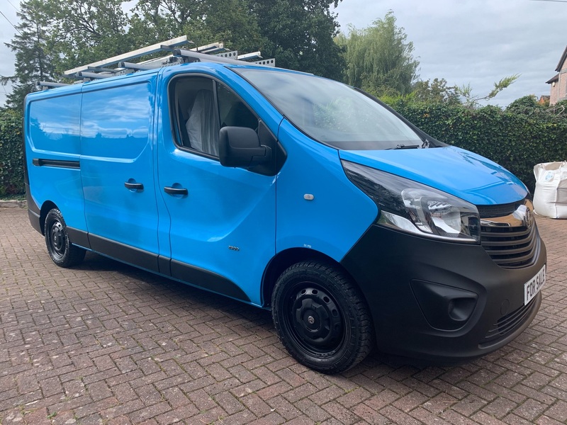 VAUXHALL VIVARO