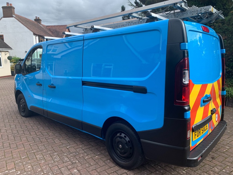 VAUXHALL VIVARO