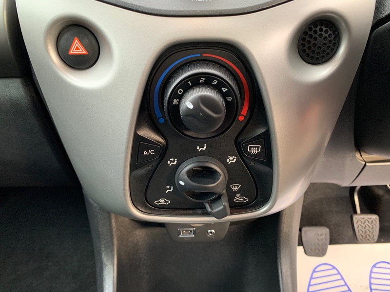 TOYOTA AYGO