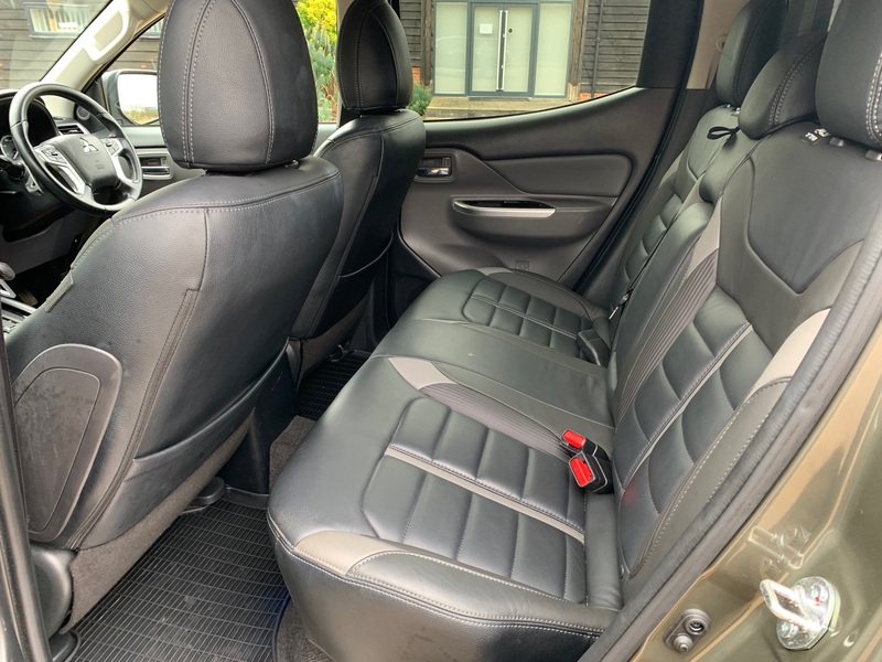 MITSUBISHI L200