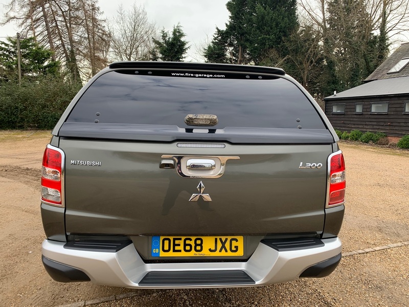MITSUBISHI L200