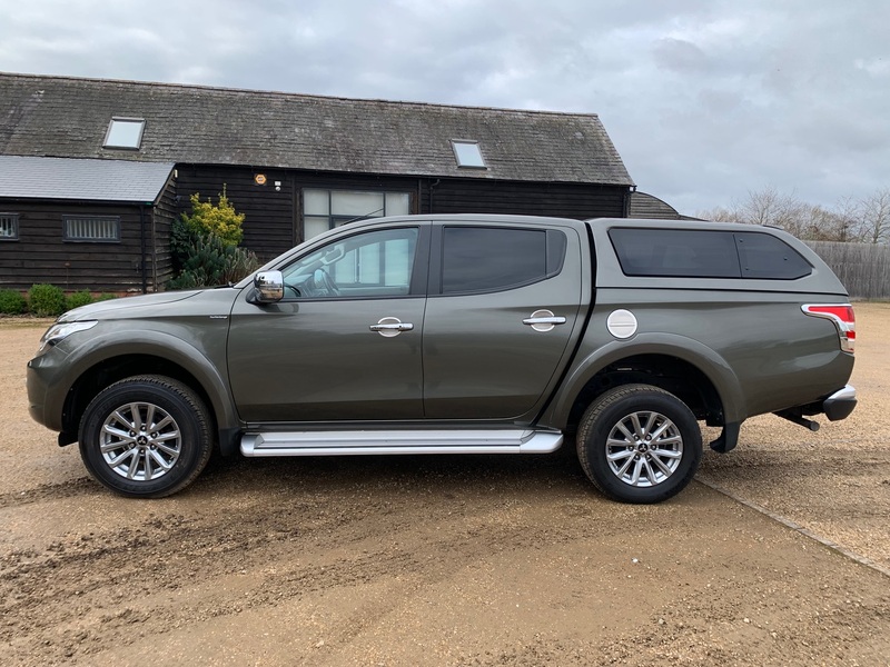 MITSUBISHI L200