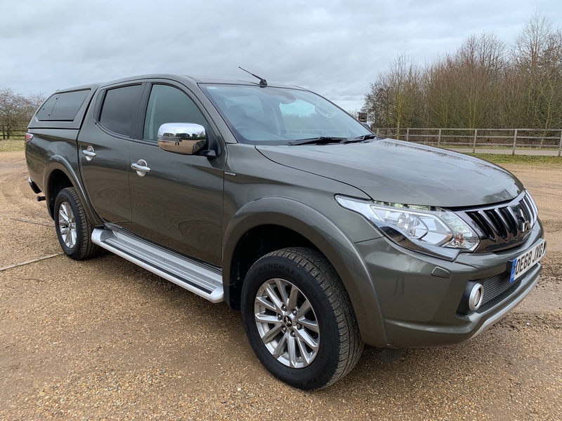 MITSUBISHI L200