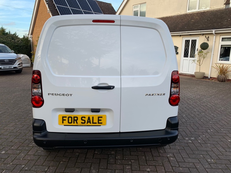 PEUGEOT PARTNER